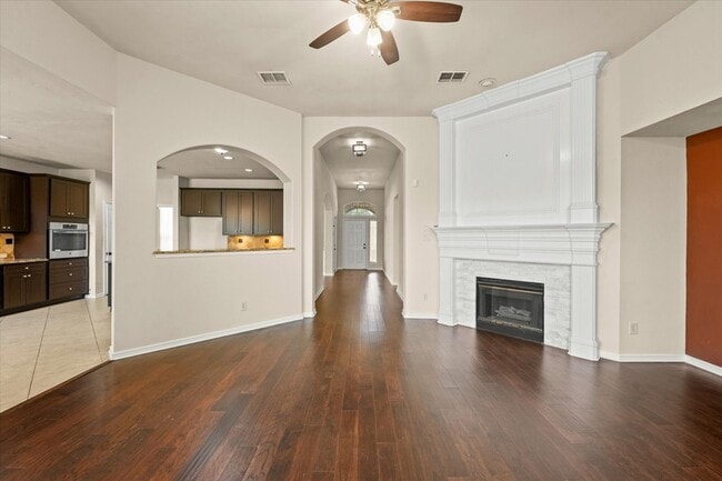 Building Photo - 1319 Lakeridge Ln