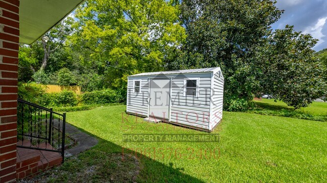 Building Photo - 1819 Rosemary Ln