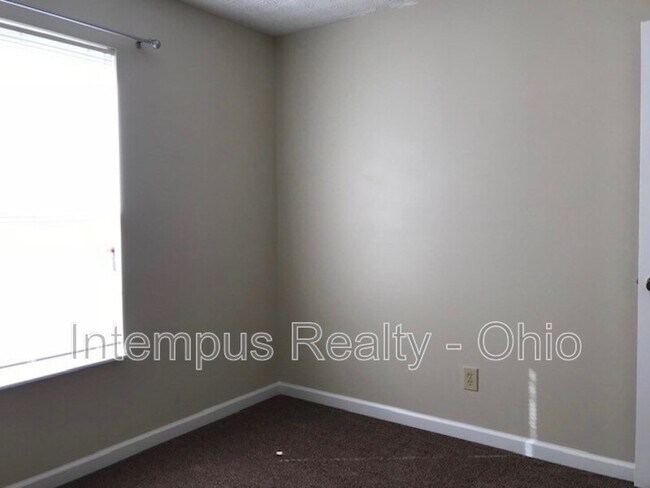Building Photo - 129 Lofton Cir