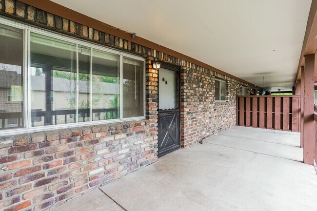 Building Photo - 64 Newport Circle