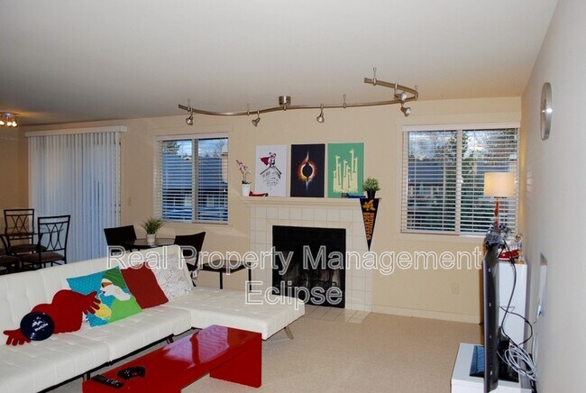 Building Photo - 8244 126th Ave NE