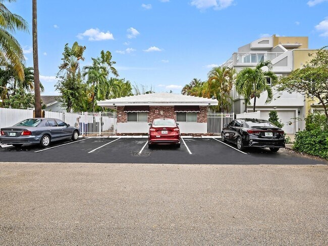 Building Photo - 1219 NE 14th Ave