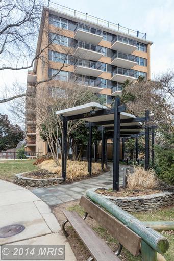 Entrance - 2030 N. Adams Street