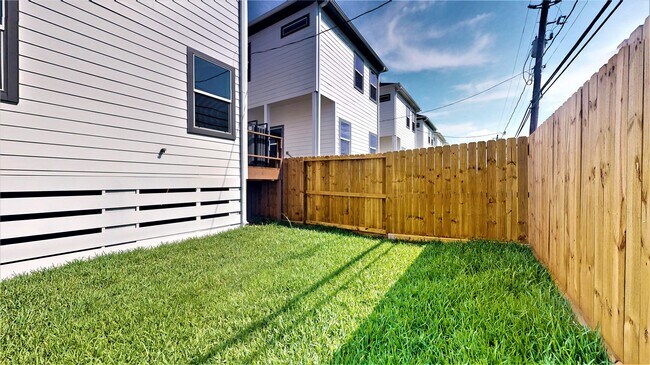 Building Photo - 12268 Kirkgard Dr