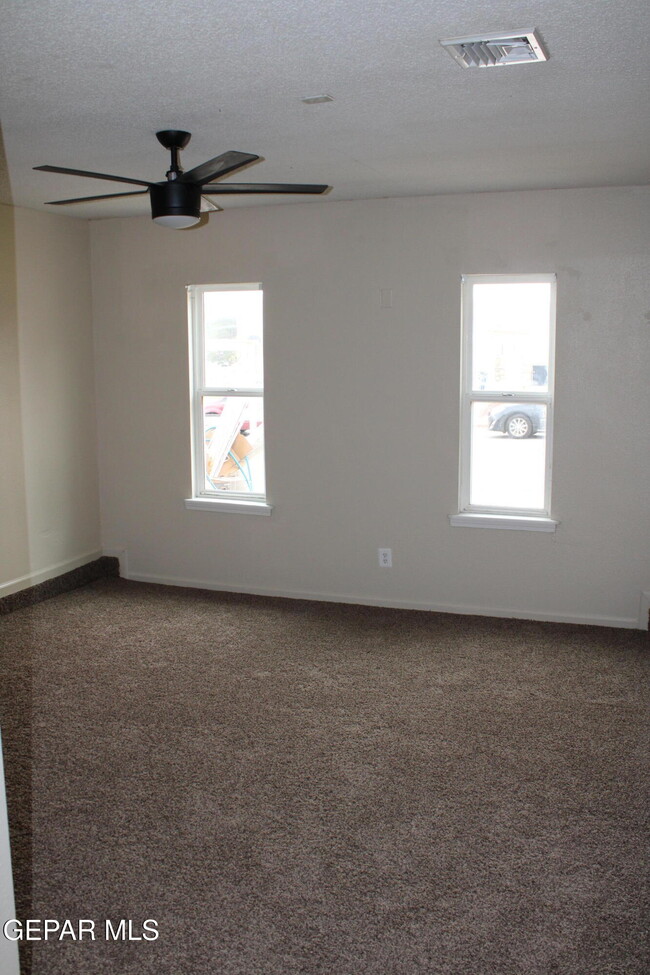 Building Photo - 11668 Diana Lynn Ct