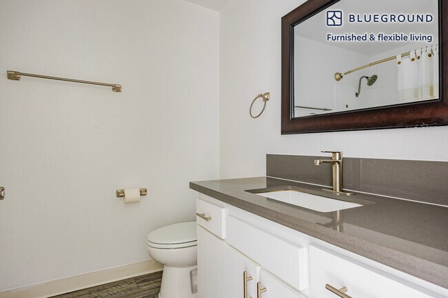 Building Photo - 641 Gayley Ave