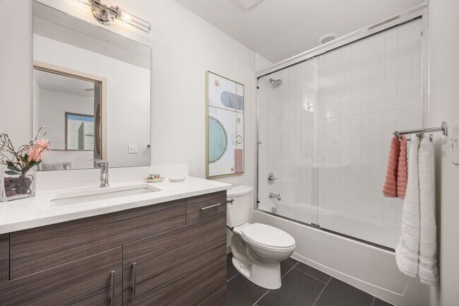 Building Photo - 2 Bed 2 Bath Condo With Mountain Views In ...