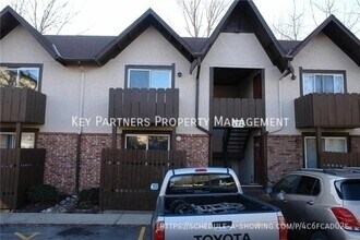 Building Photo - 6212 Robinson St