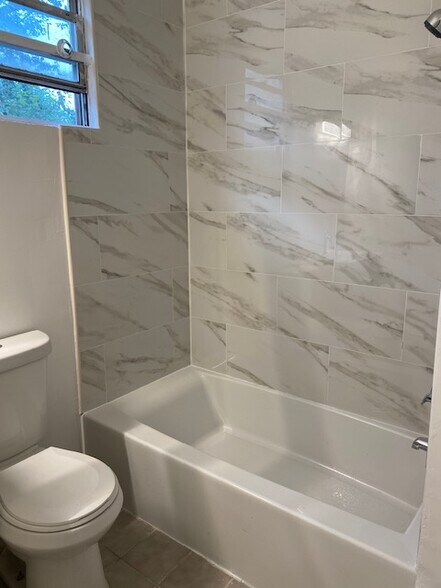 Building Photo - 805 Stuyvesant Ave