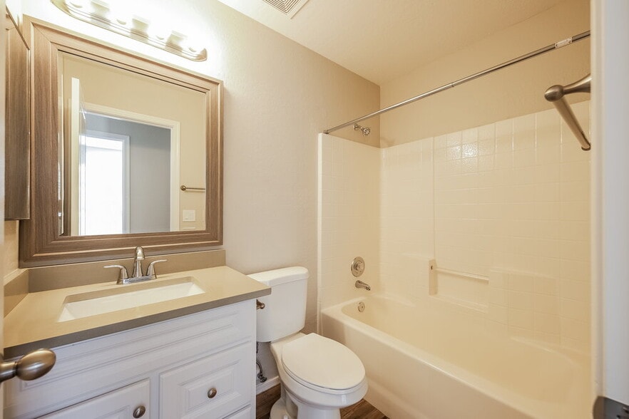 Building Photo - 8810 Decatur Rd