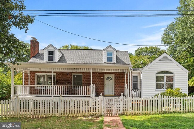 Building Photo - 310 S Illinois St