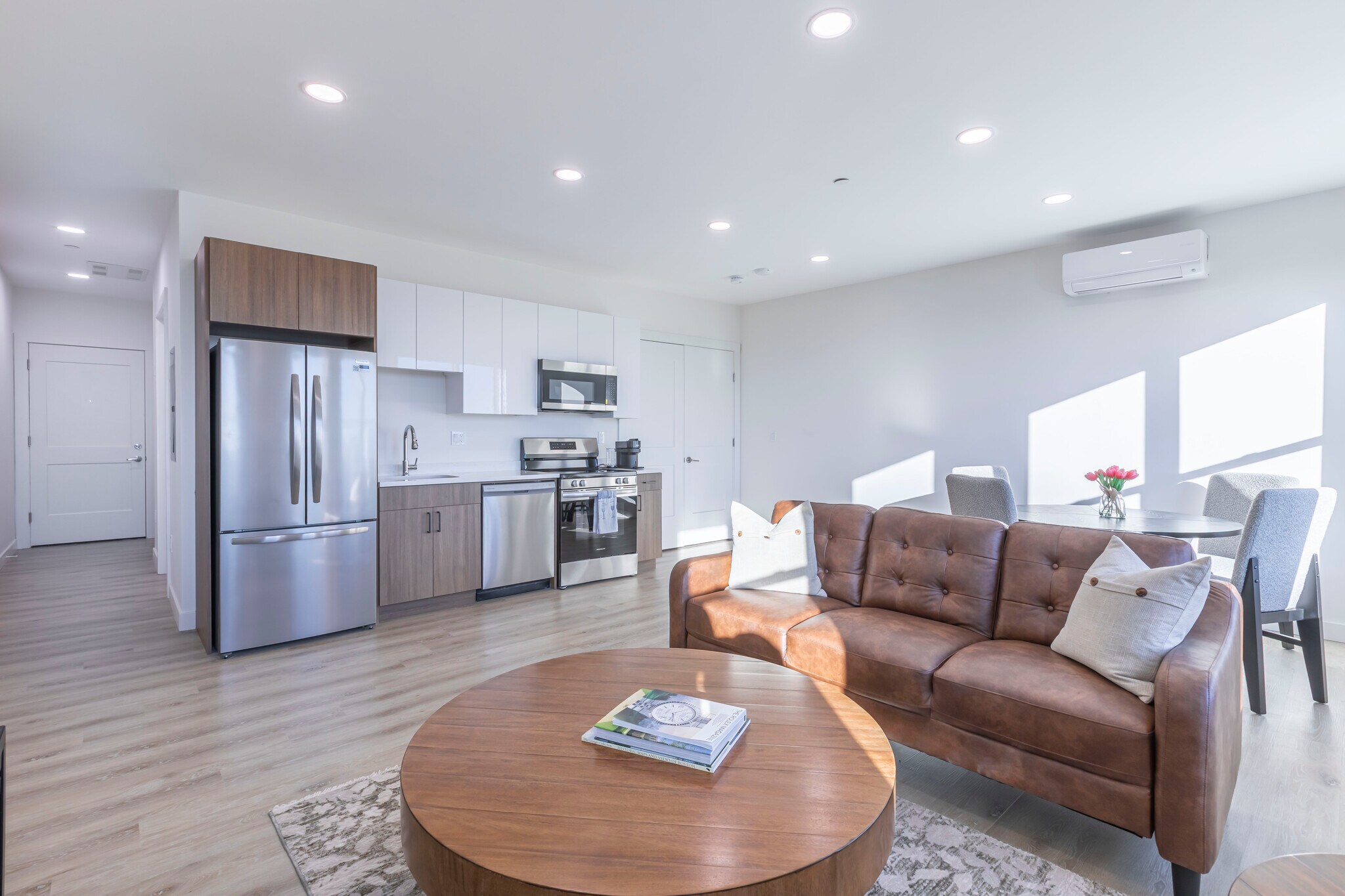 Building Photo - 319 Broadway