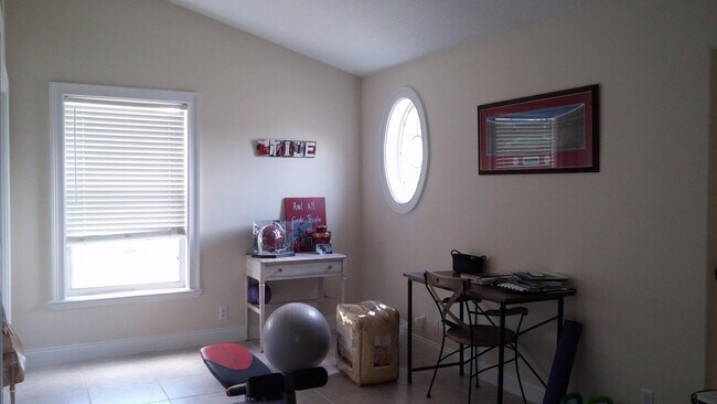 Building Photo - 411 Jackson Ave