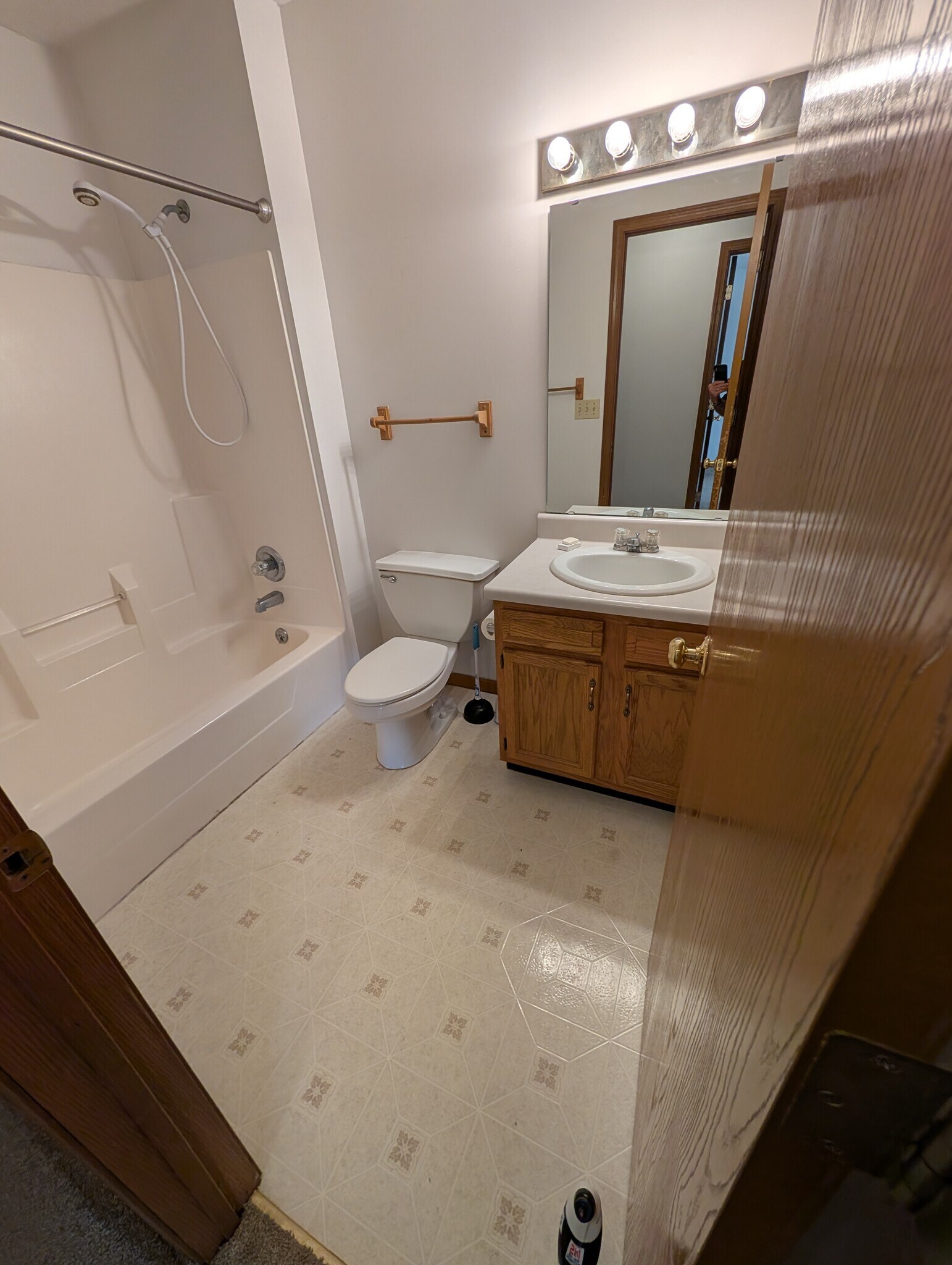 Hall Bath - 2125 Fincastle Way