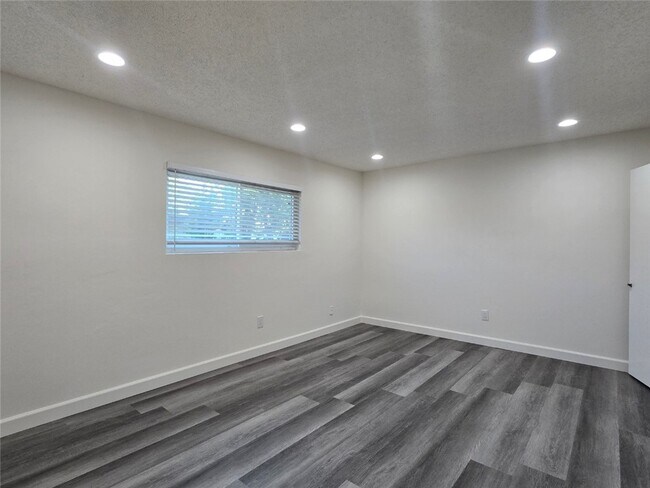 Building Photo - 5475 Cajon Ave
