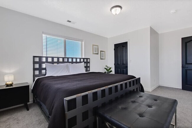 Building Photo - 4611 S Merrivale Pl