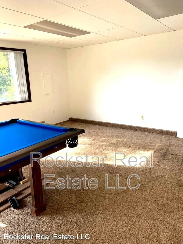 Building Photo - 1307 N Vista