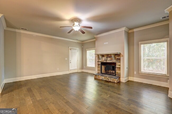 Building Photo - 100 Ruby Ln