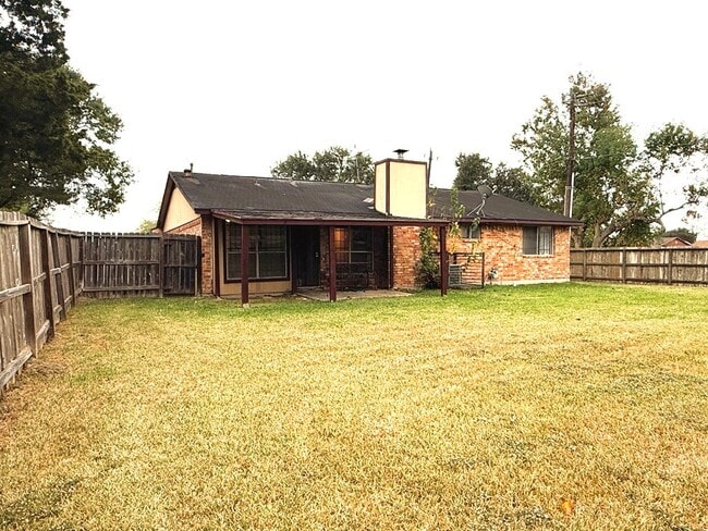 Building Photo - 15934 Blueridge Rd