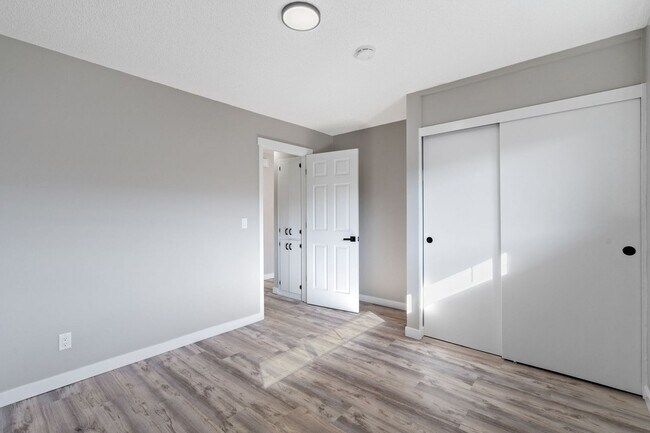 Building Photo - Beautifully remodeled 3BR in Gresham. 1/2 off first months rent!