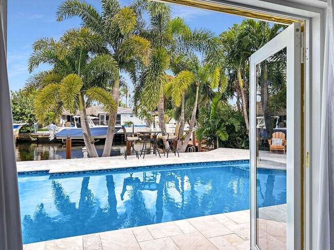 Building Photo - 280 SE 3rd Ave