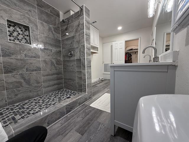 Building Photo - 2701 Aileen Blvd