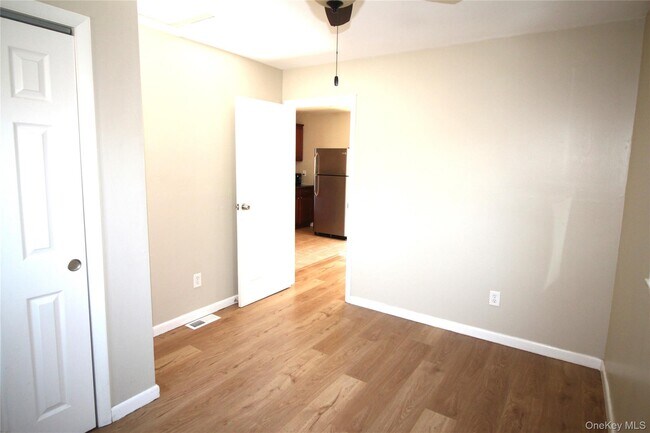 Building Photo - 495 Farmers Mills Rd