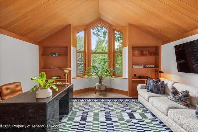 Building Photo - 800 Roaring Fork Rd