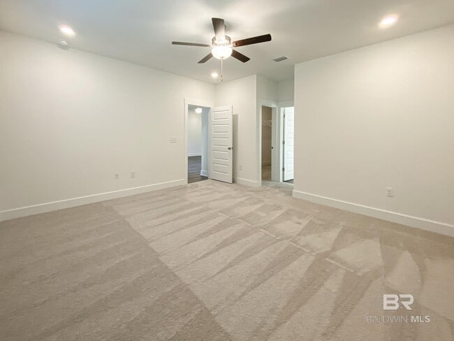 Building Photo - 510 Hardwood Ave