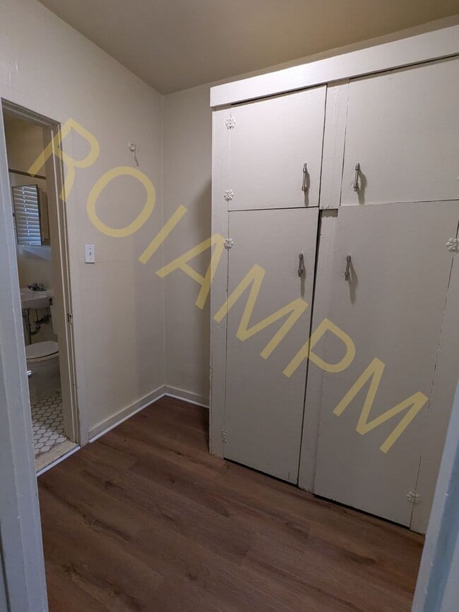 Interior Photo - 247 Idaho Street East