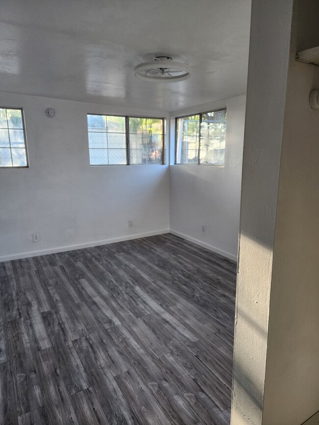 Building Photo - 6116 Brooklyn Ave