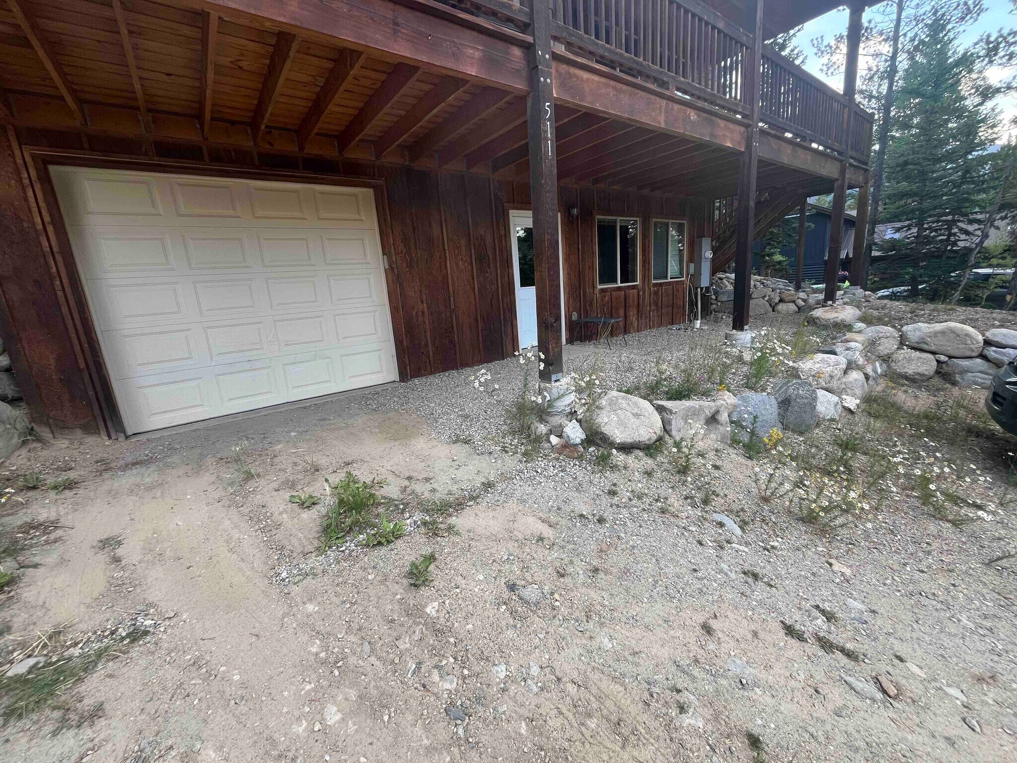 Building Photo - 511 N Aspen St