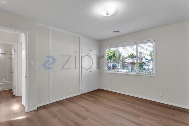 Building Photo - 500 Middlesex Rd