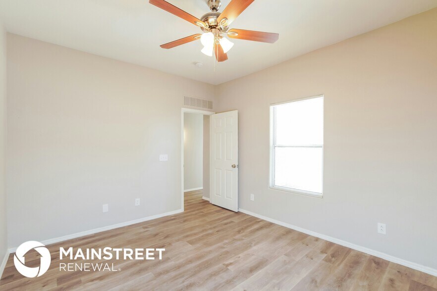 Building Photo - 13137 W Calavar Rd