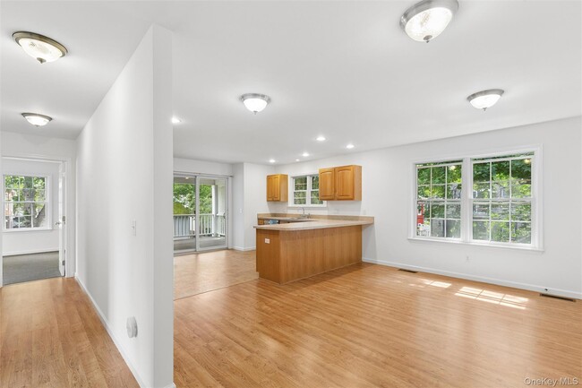 Building Photo - 415 1st St