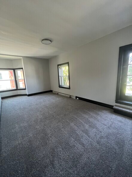 Bedroom or living room - 100 E Locust St