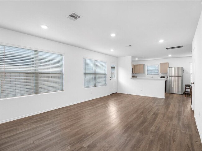 Building Photo - 1202 Silver Fir Ct