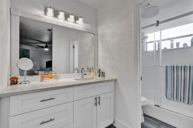 Building Photo - 3633 NW 6th St