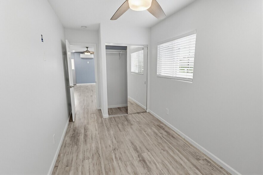 Building Photo - 9234 -9236 Winter Gardens Blvd