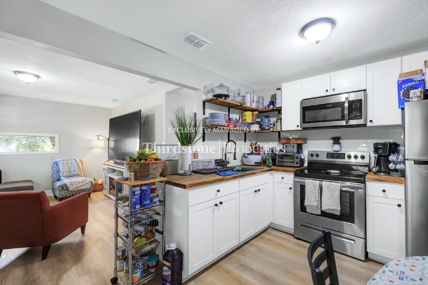 Building Photo - 1165 Orton St