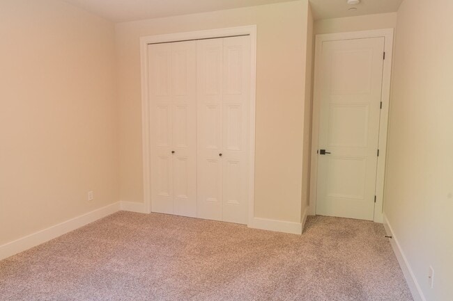 Building Photo - 5Bd/4.25Ba Kirkland House