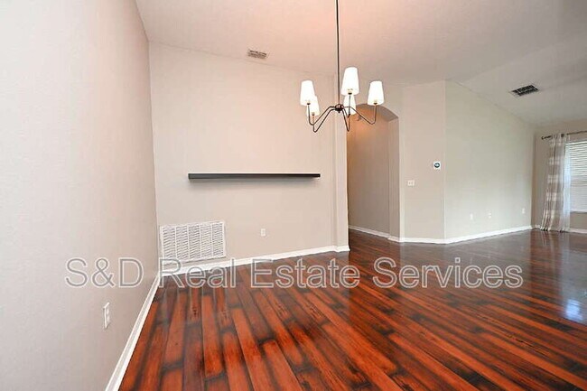Building Photo - 7147 Cedarcrest Blvd