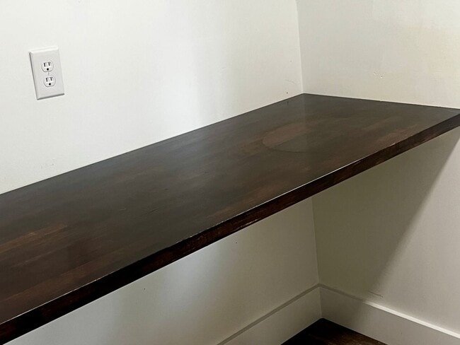 Building Photo - 95 Oakwood Dr