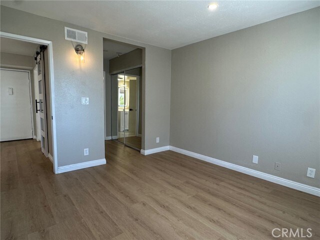 Building Photo - 1052 S Mariposa Ave