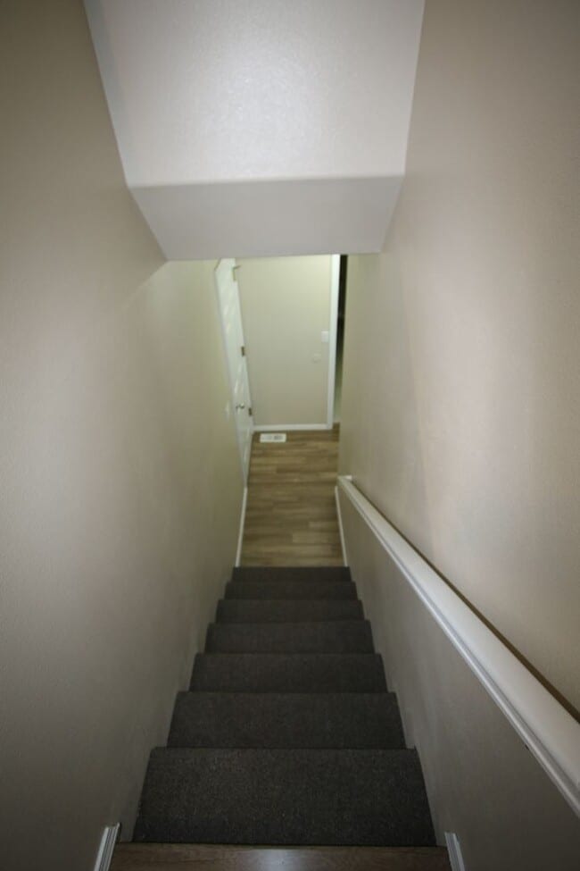 Building Photo - 3 Bedroom Home in North East Anchorage!