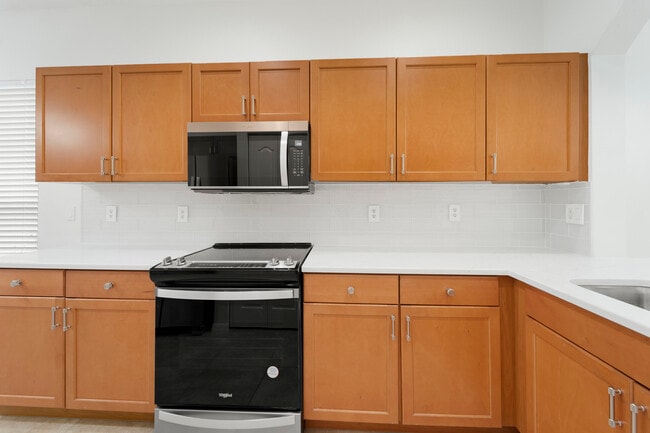 Building Photo - 9588 SW Flowermound Cir