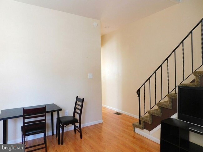 Building Photo - 2025 N Gratz St