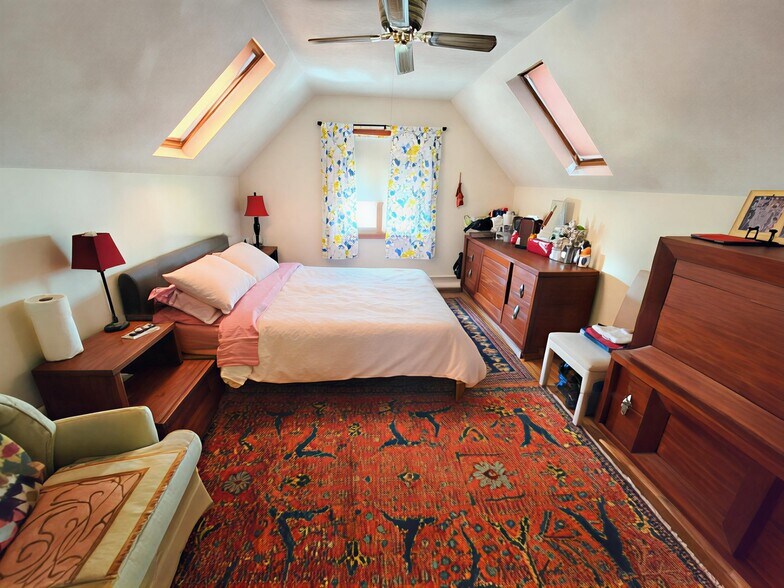 Building Photo - 16 Leyden St