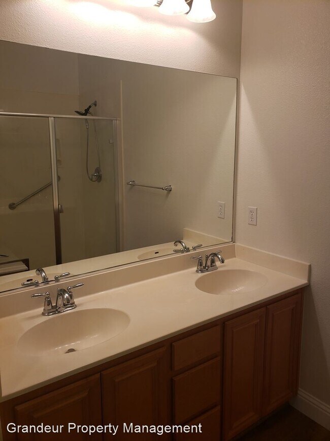 Building Photo - 3 br, 2.5 bath House - 2735 Lavender Terrace