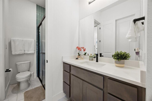 Building Photo - 212 Texas Bluebonnet Trl